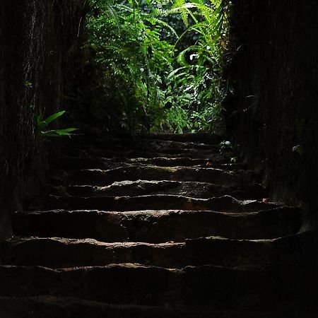Отель Boulder Garden Kalawana Экстерьер фото